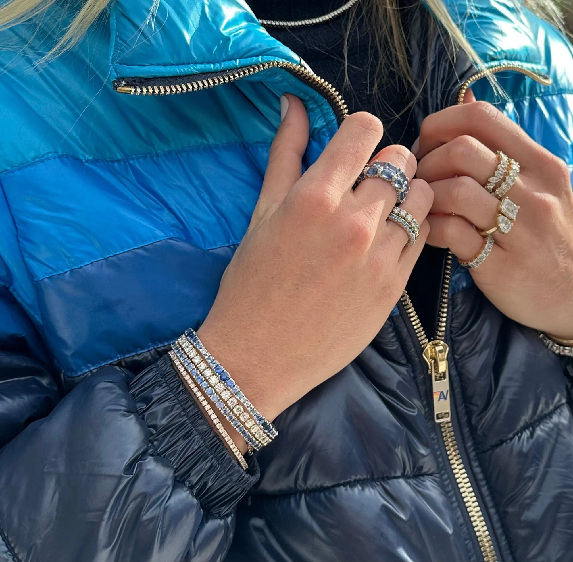 18K Gold Stretch Sky Blue Sapphire Tennis Bracelet, 8.55-18 Carats