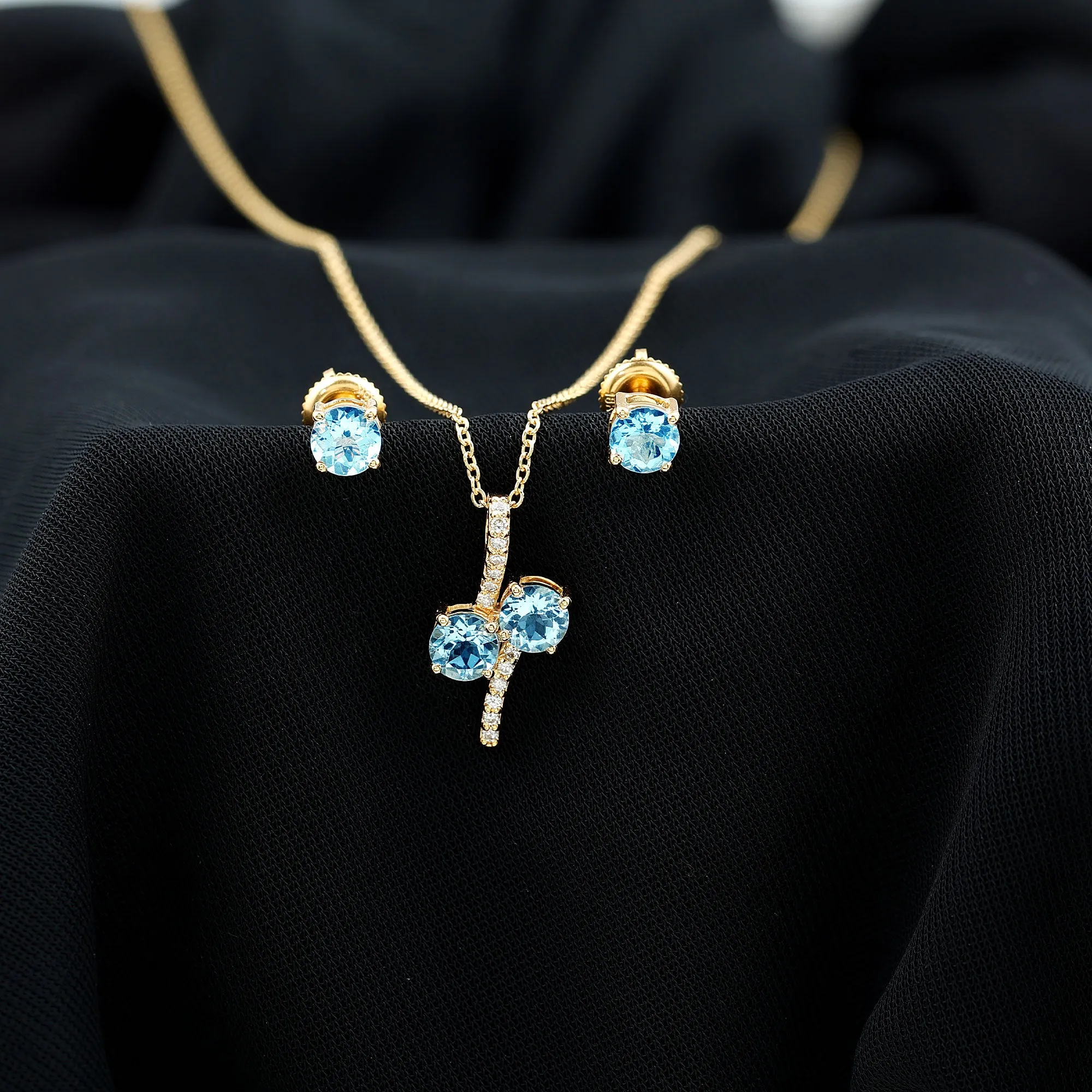 5 MM Aquamarine Minimal Jewelry Set with Diamond Accent