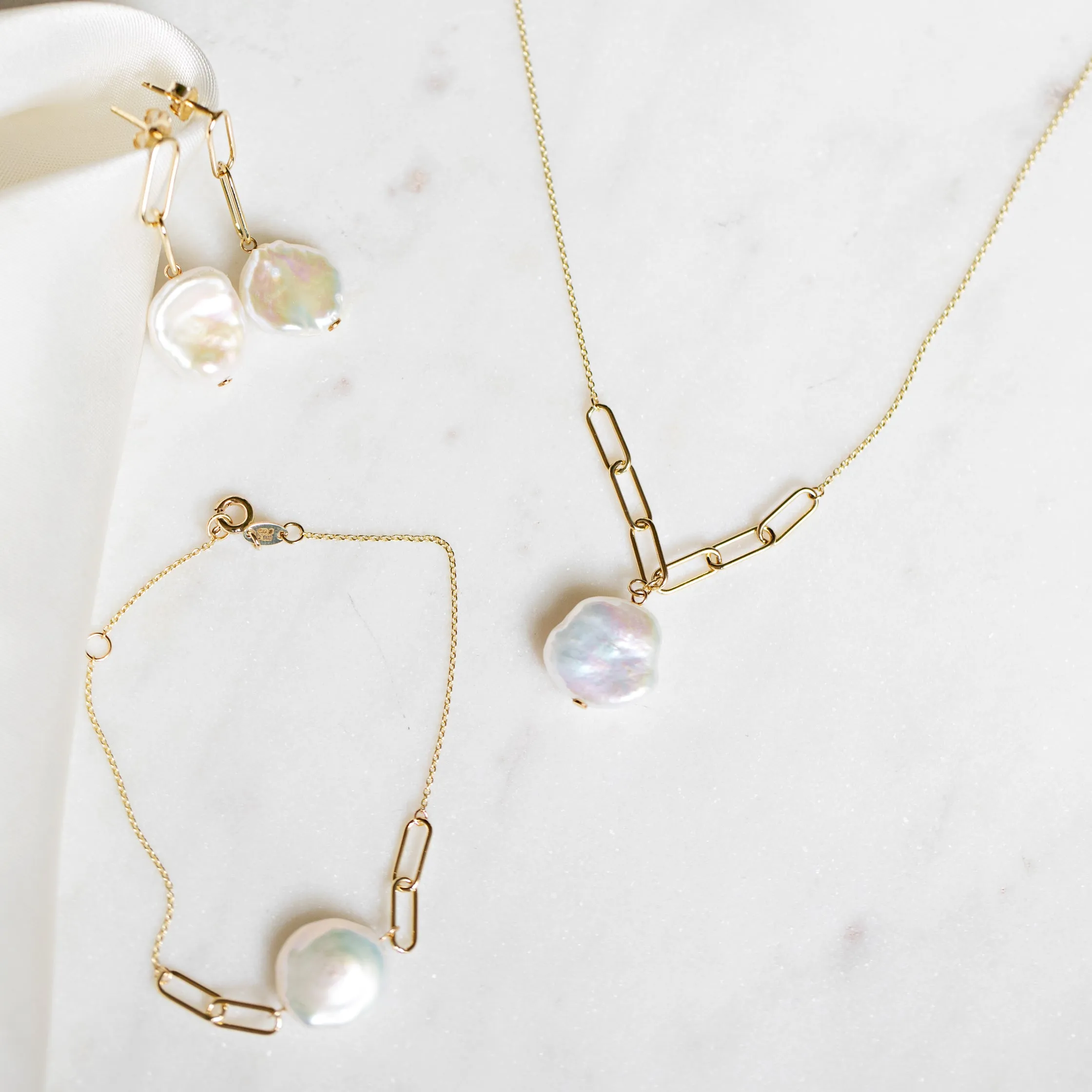 9kt Gold Single Keshi Pearl Bracelet