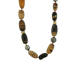 A Banded Agate   Tahitian Pearl Necklace