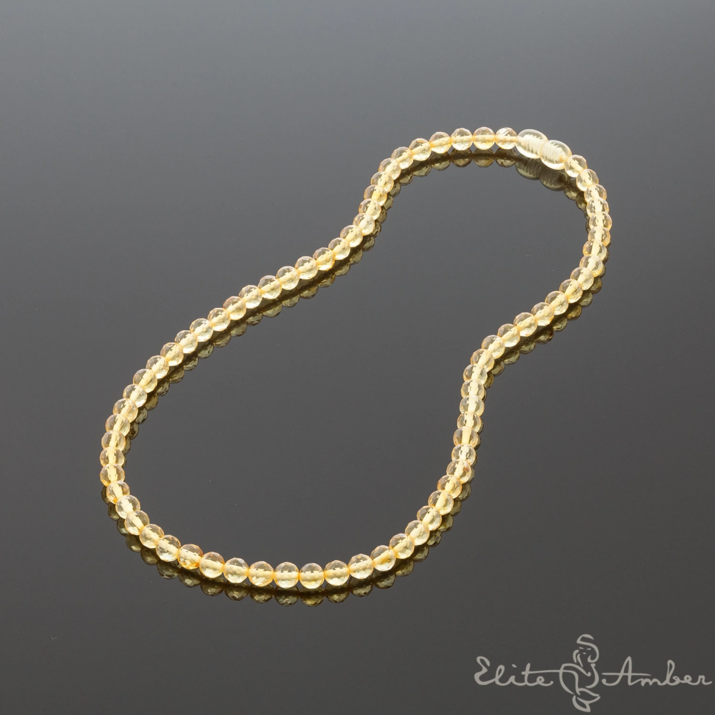 Amber necklace "Glossy lemon"