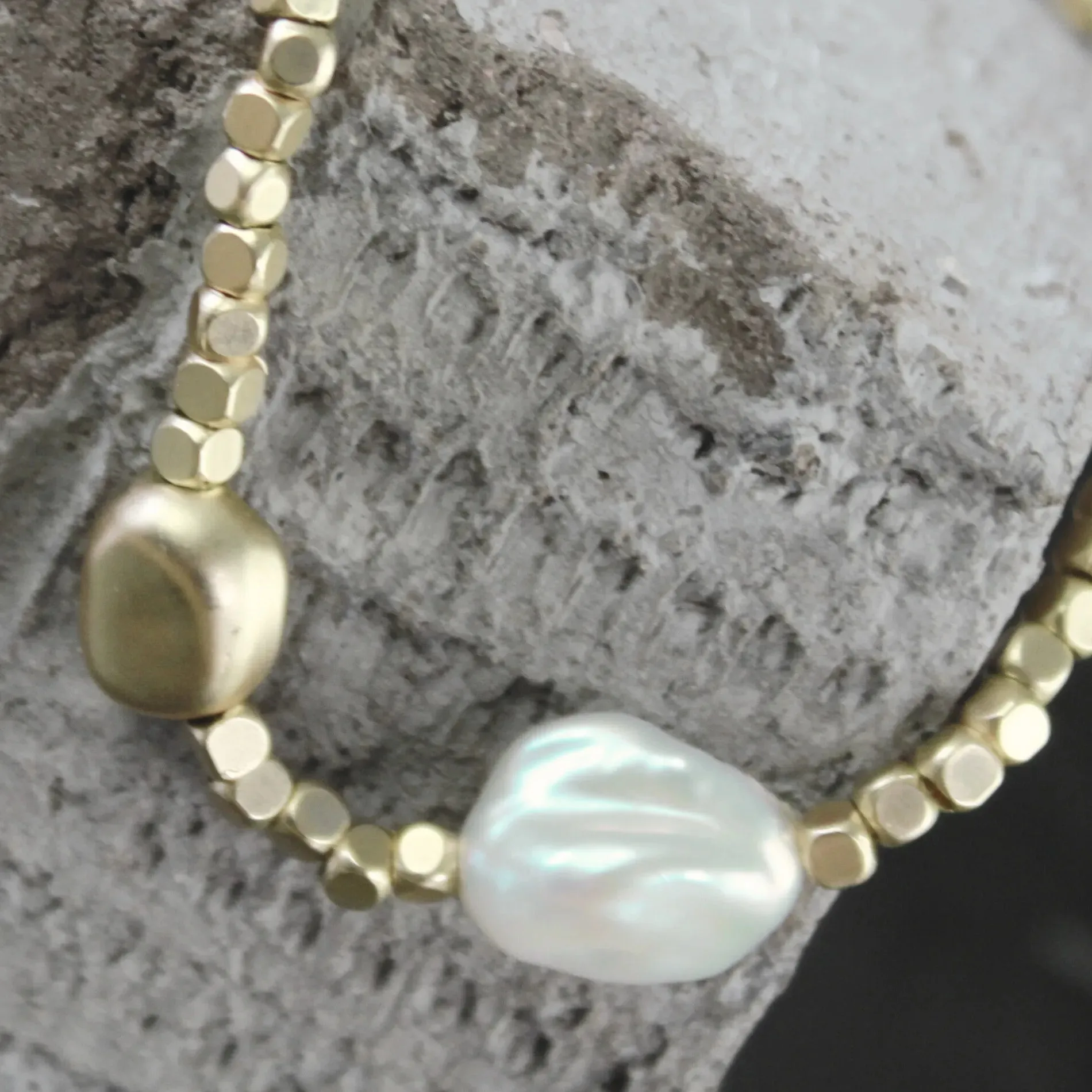 Audrey Pearl Bracelet Gold Plating