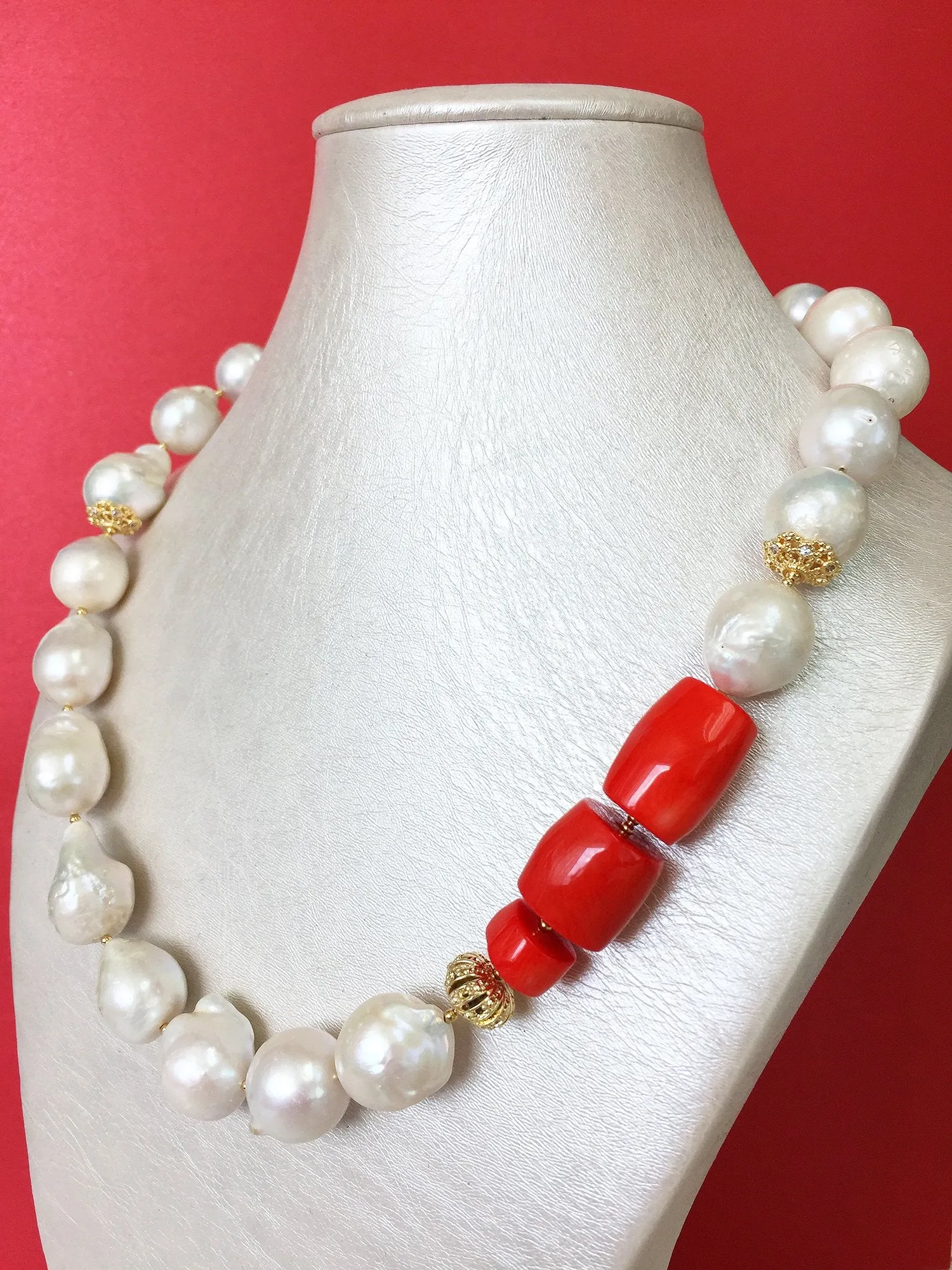 Baroque Freshwater Pearls With Coral Necklace MN031