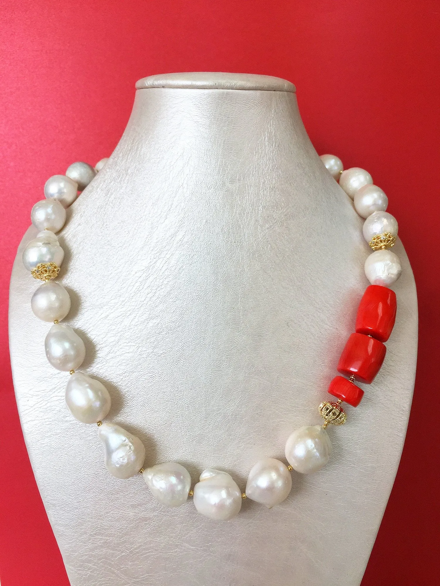 Baroque Freshwater Pearls With Coral Necklace MN031