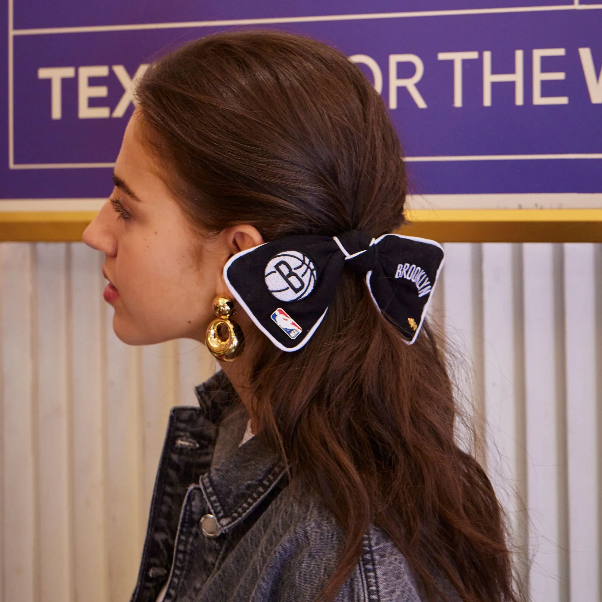 BROOKLYN NETS LELE SADOUGHI / NBA JET BOW BARRETTE