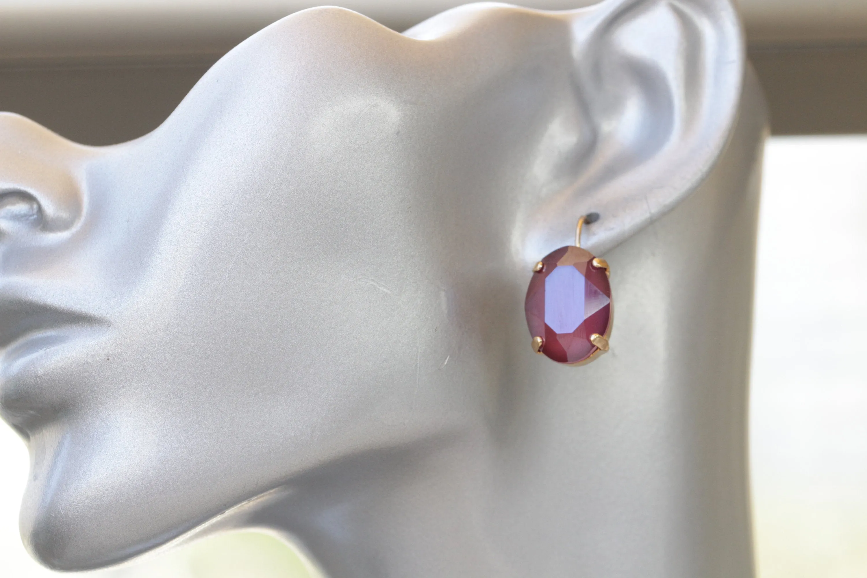 BURGUNDY GENTLE EARRINGS