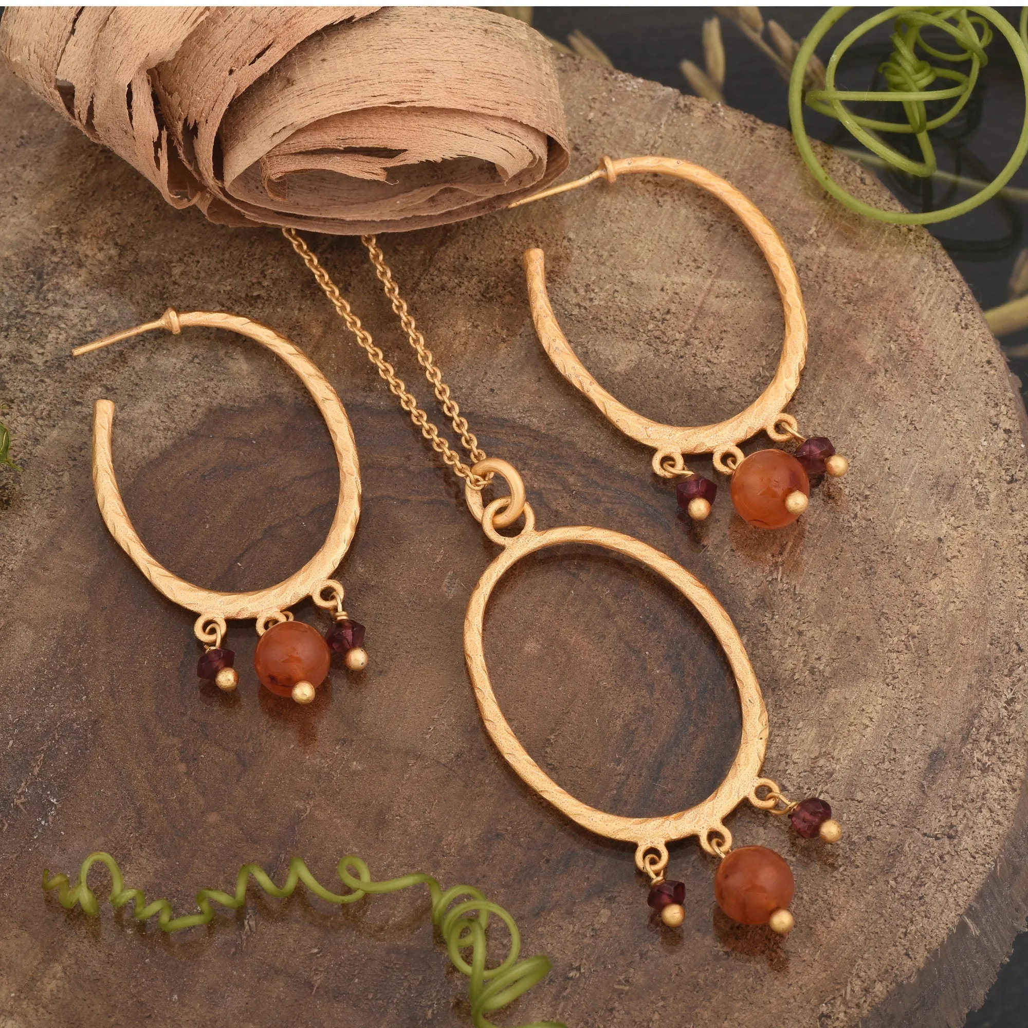 Carnelian and Rhodolite Garnet Drops Jewelry Set