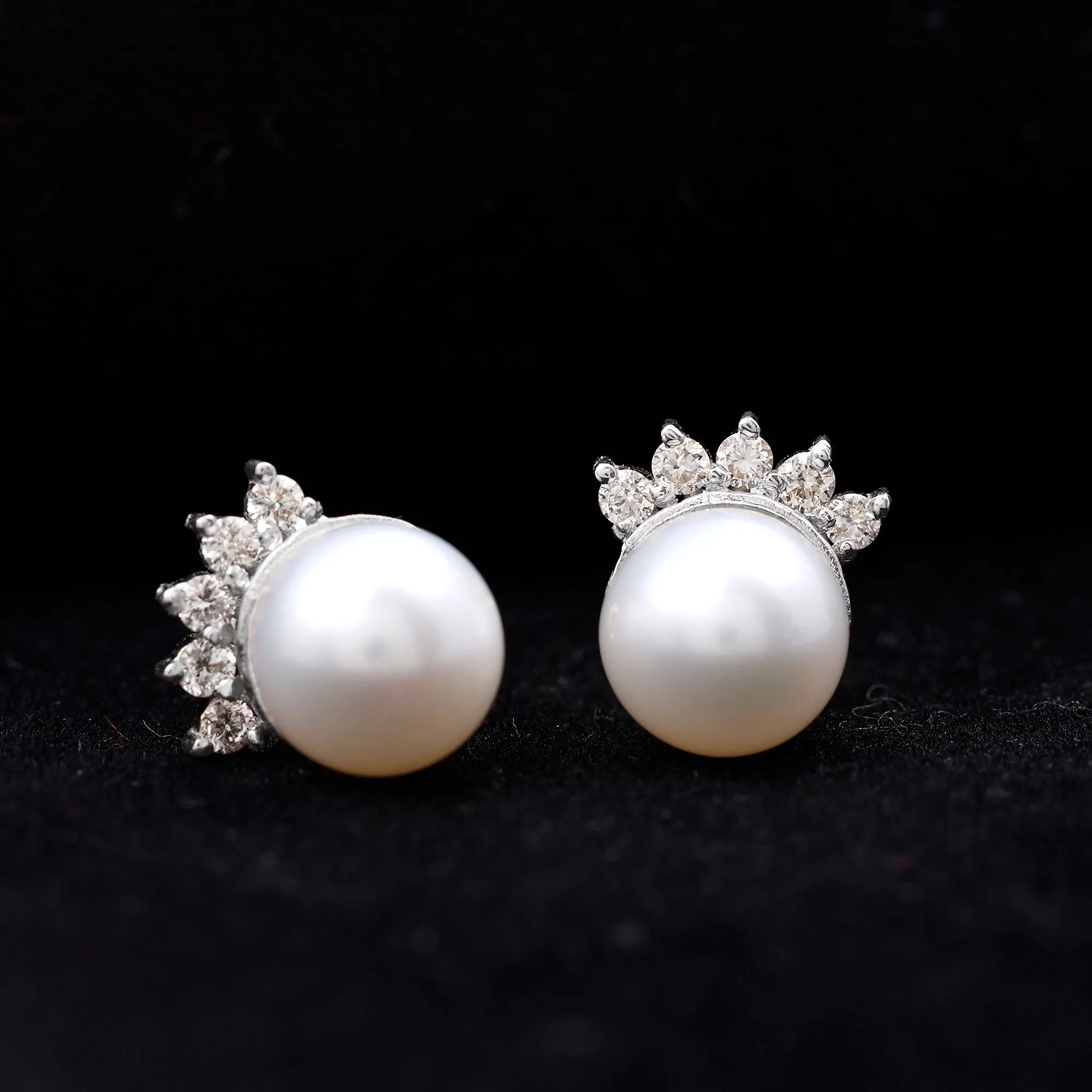 Crown Freshwater Pearl Stud Earring with Shiny Diamond