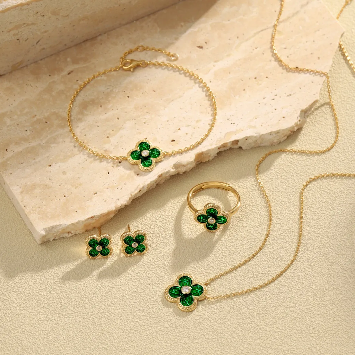 Emerald Green Four Leaf Clover Bracelet