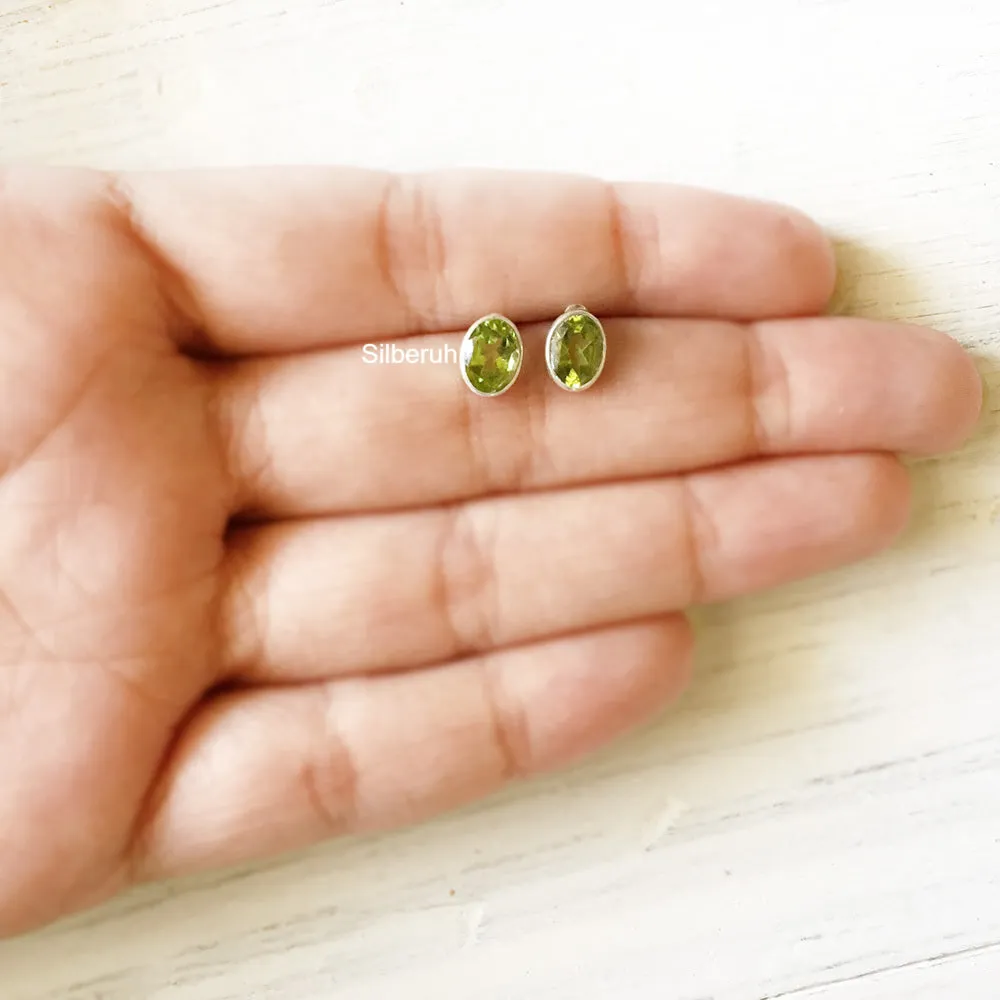 Facetted Peridot Oval Silver Stud