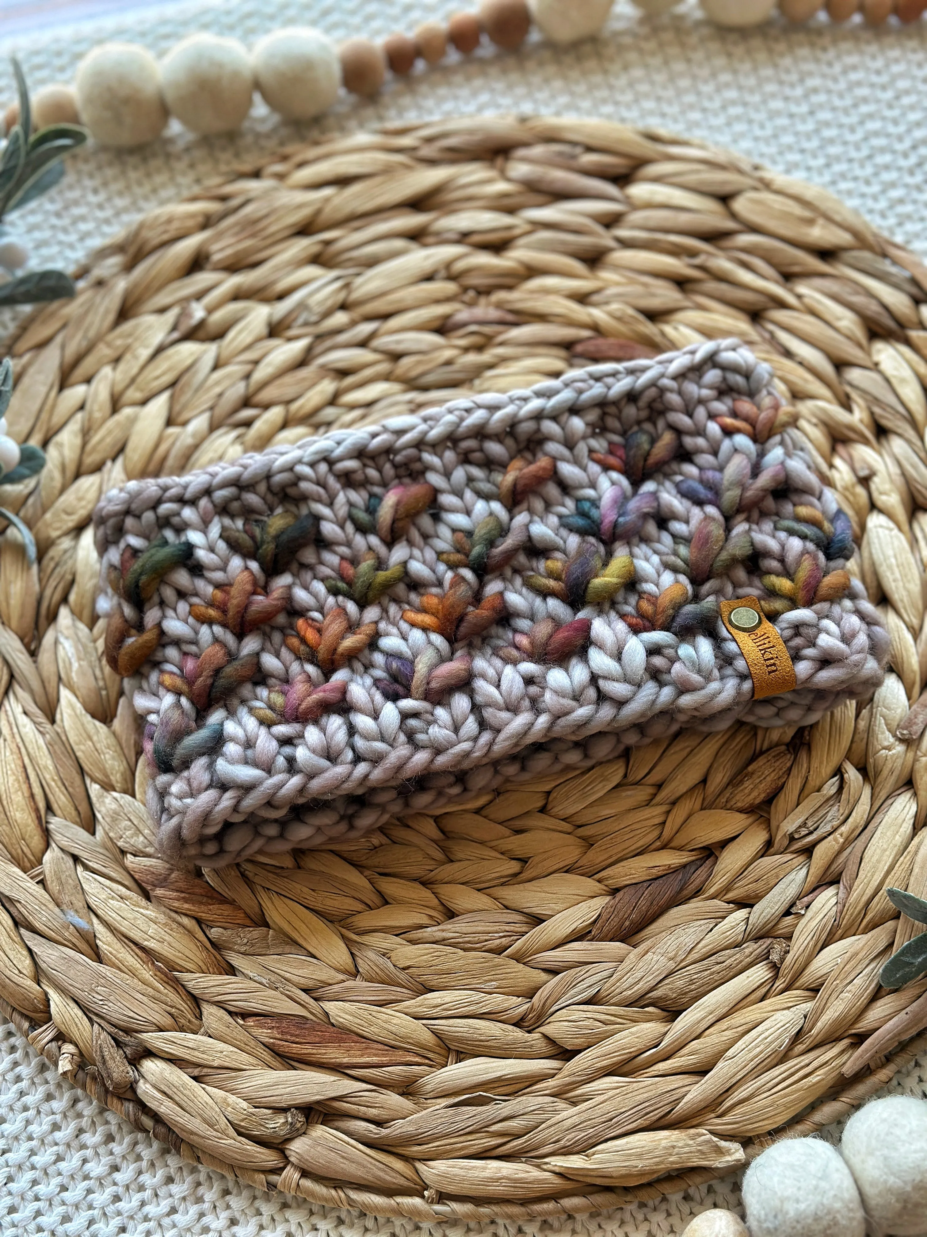 Lotus Flower Headband in Whole Grain/Piedras
