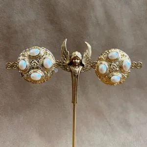 Pearl and Gold Vintage Statement Clip on Earrings 012