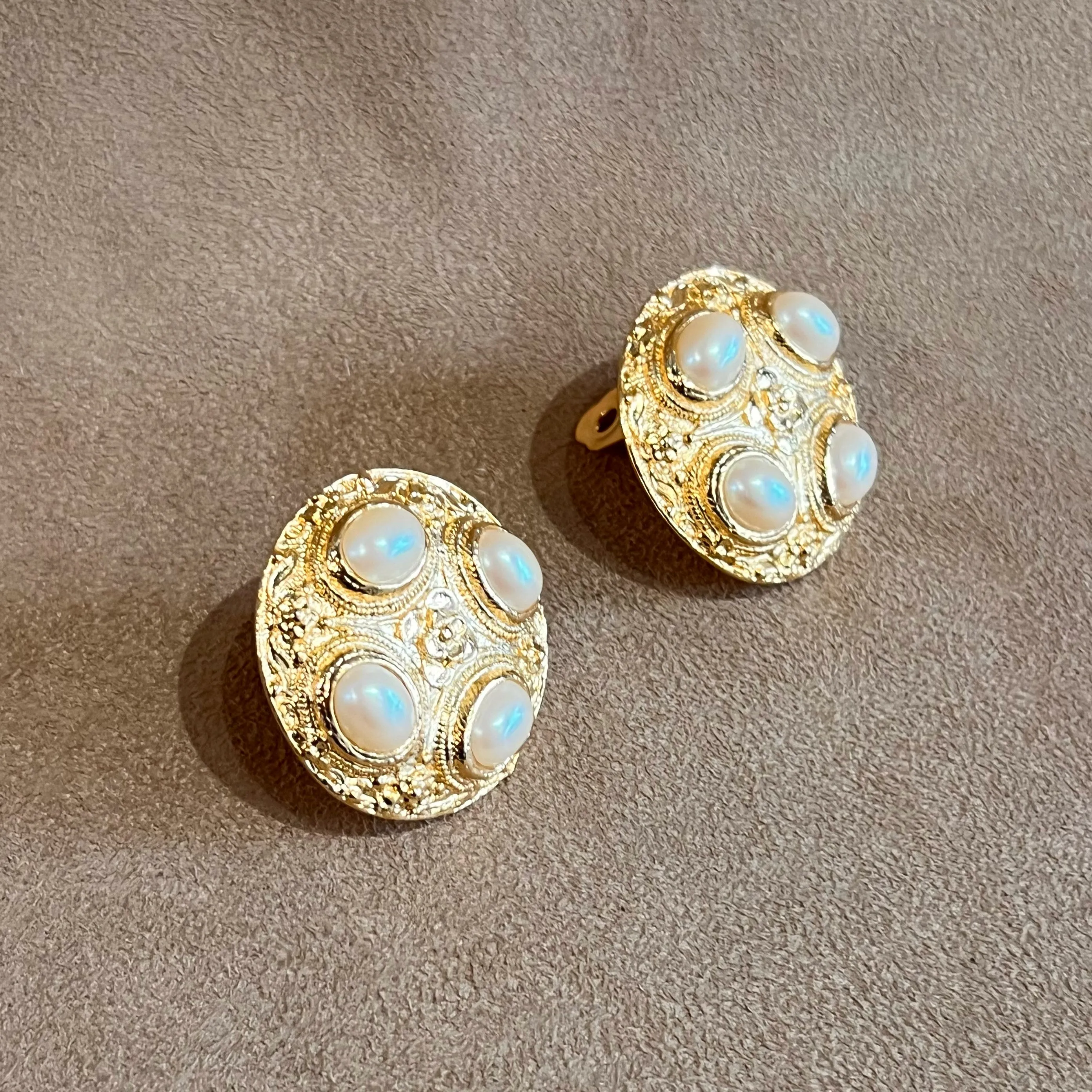 Pearl and Gold Vintage Statement Clip on Earrings 012
