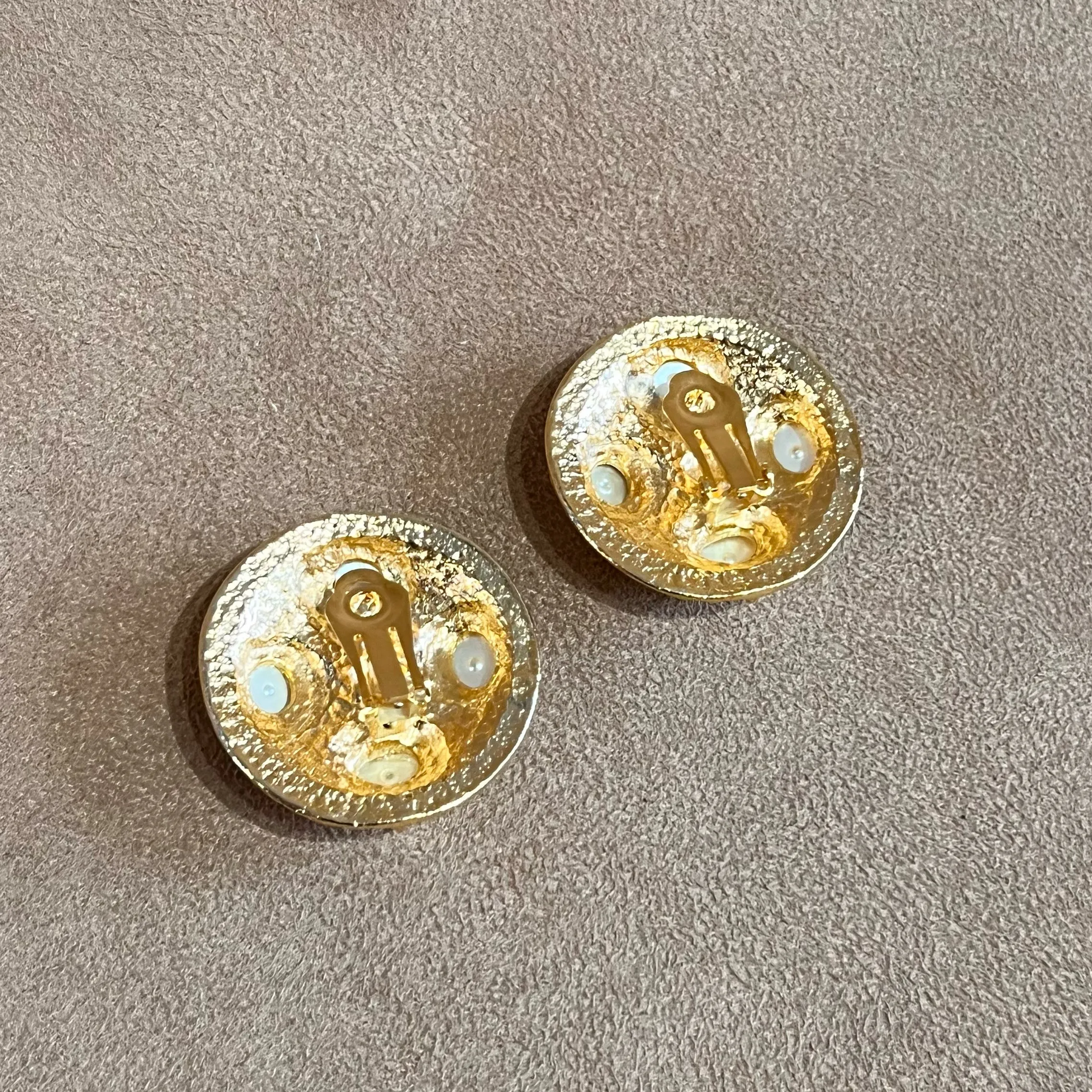 Pearl and Gold Vintage Statement Clip on Earrings 012
