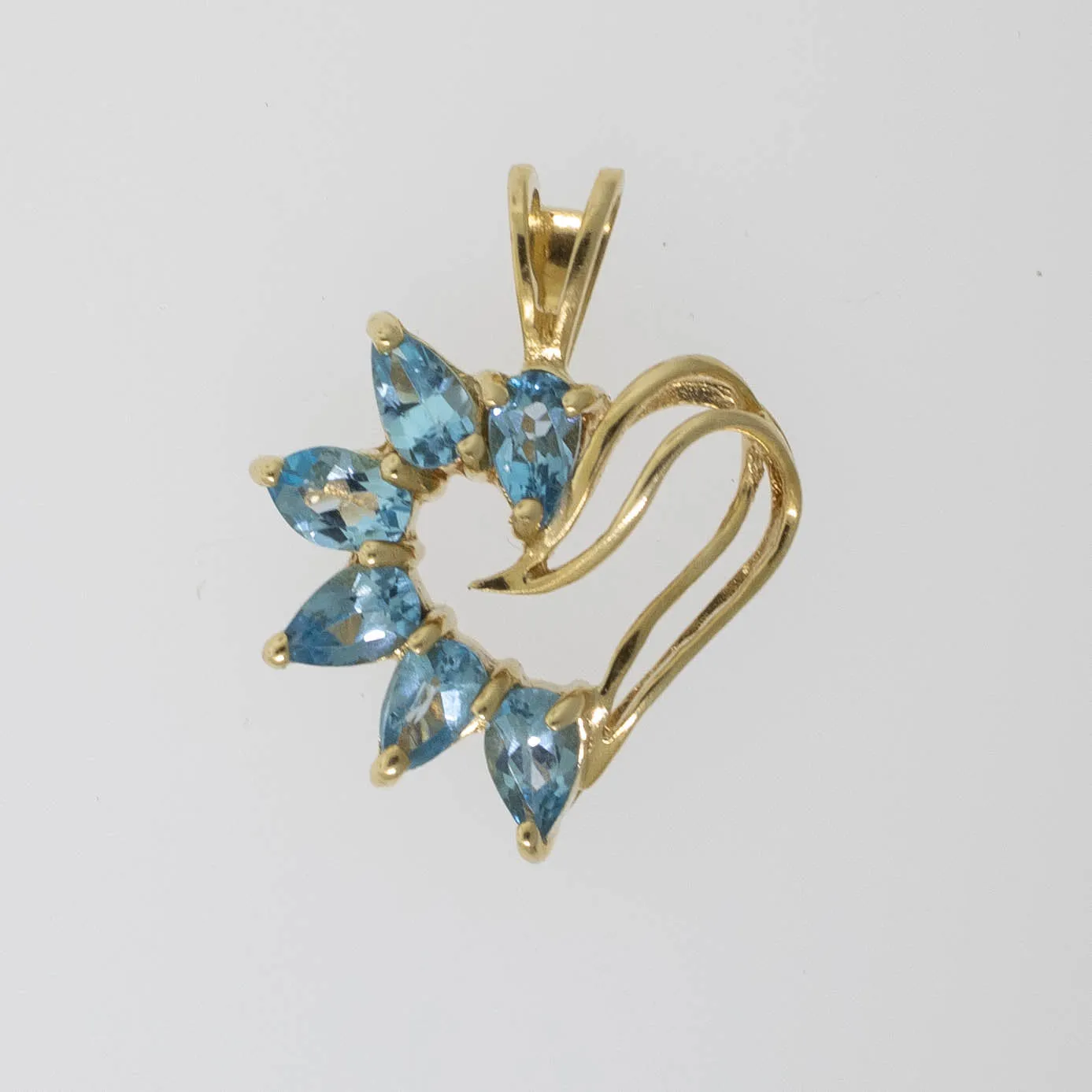 Preowned 14K Yellow Gold Heart-Shaped Blue Topaz Pendant