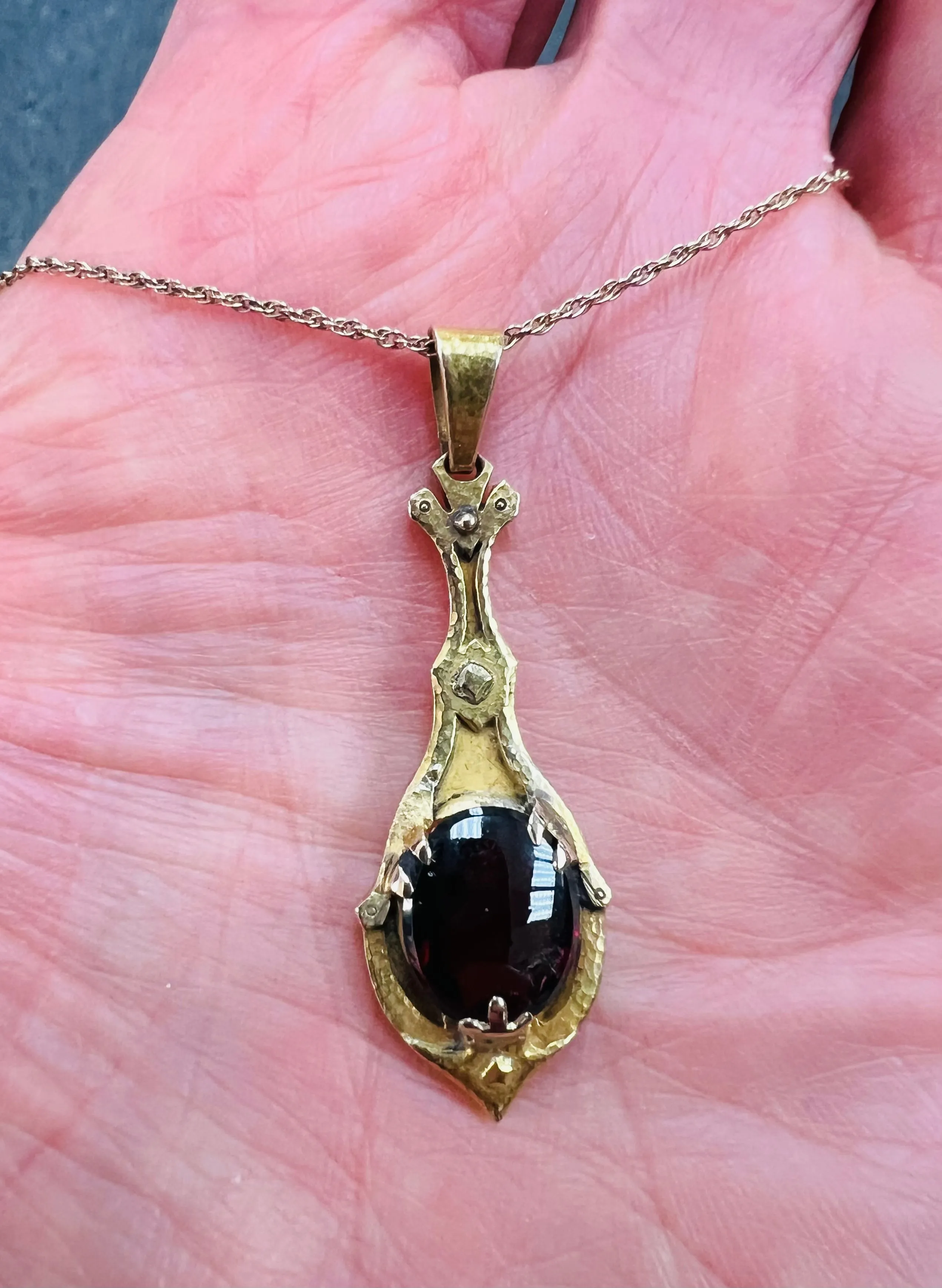 R. W. Edwards Victorian Garnet Yellow Gold Pendant Necklace
