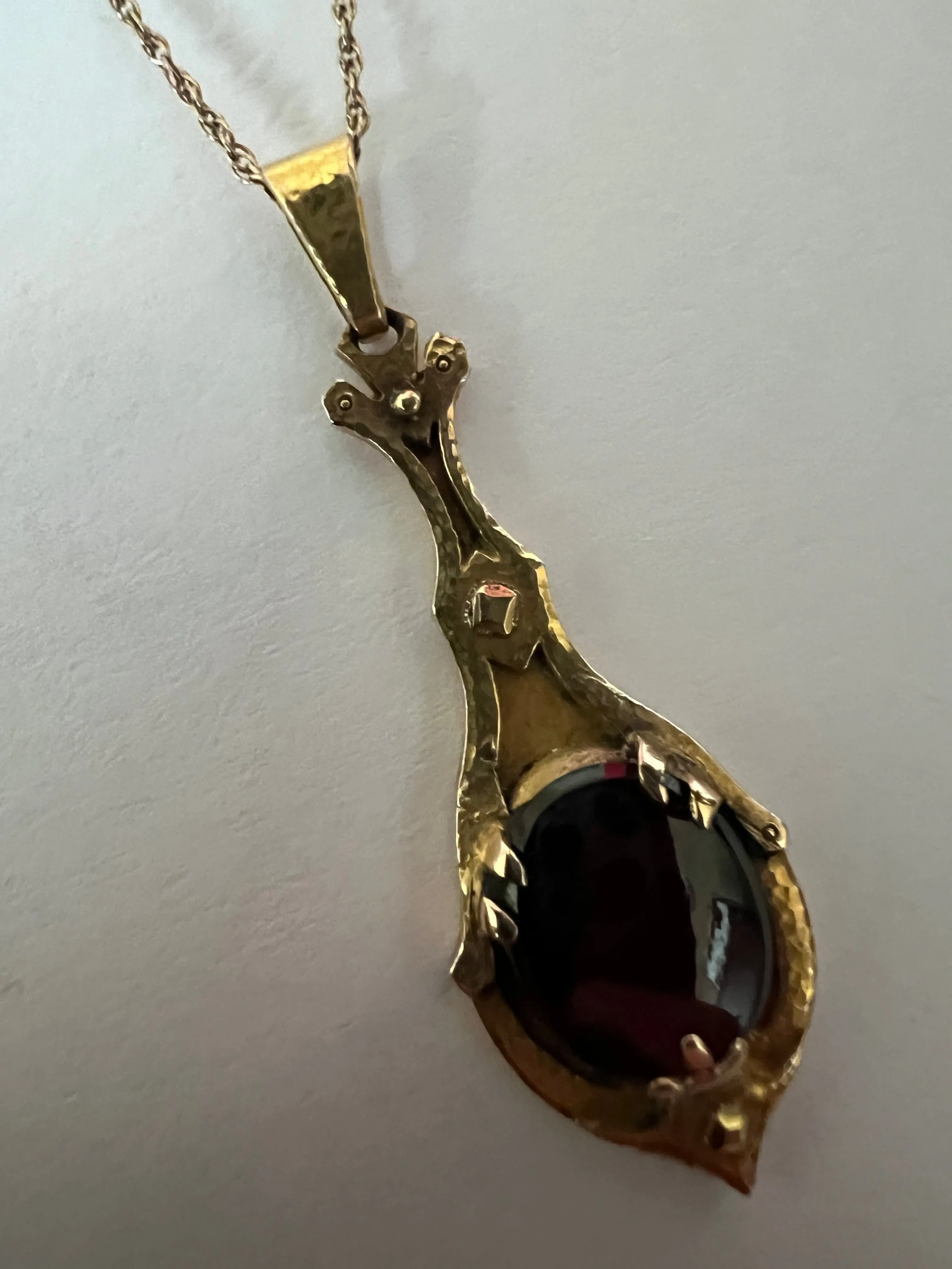 R. W. Edwards Victorian Garnet Yellow Gold Pendant Necklace