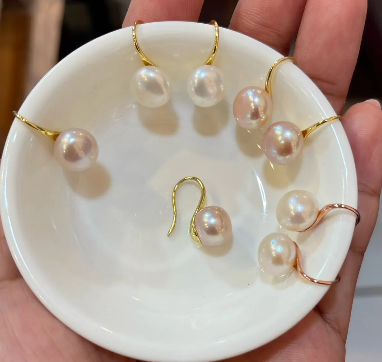 Short Hang  Freshwater Pearl Earrings