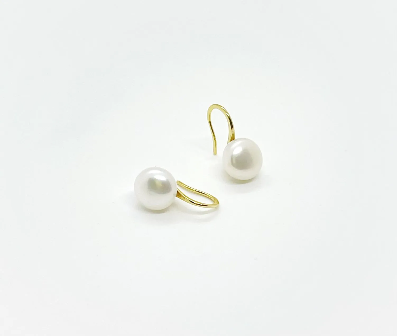 Short Hang  Freshwater Pearl Earrings