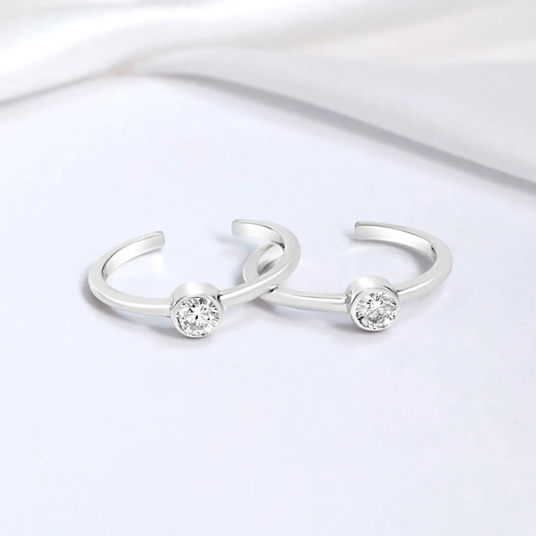 Solitaire Cut CZ adjustable 925 Silver Rhodium Plated Toe ring