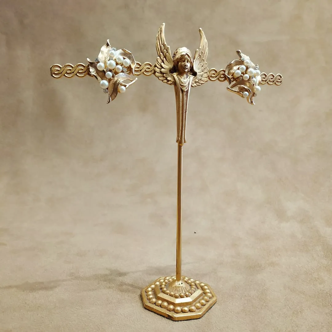 Trifari Pearl Leafy Vintage Earrings 001