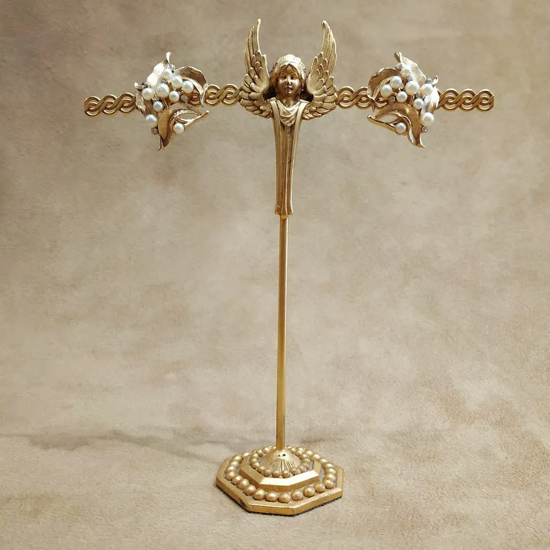 Trifari Pearl Leafy Vintage Earrings 001